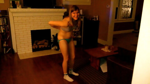 Lisa Schneider &ndash; amateur milf strips naked and dances