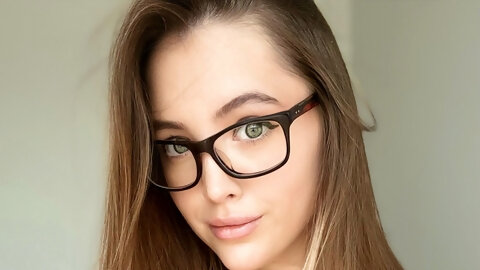 i think i'm cute in those glasses